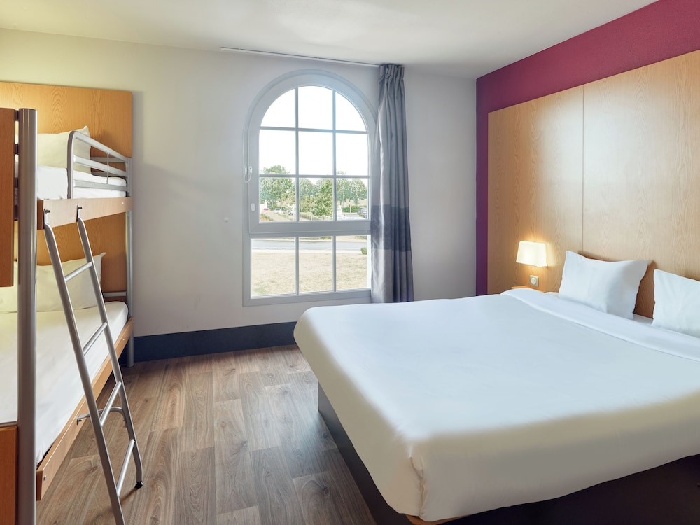 B&B Hôtel près de Disneyland® Paris — Hotel rooms in Disneyland Paris, Ile-de-France