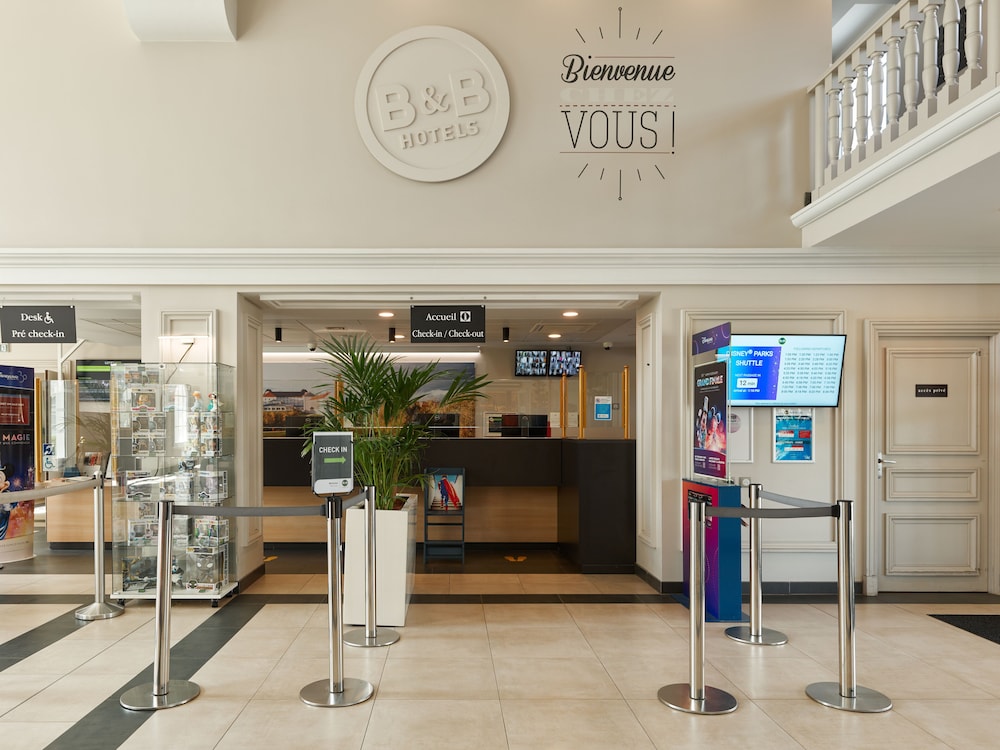 B&B Hôtel près de Disneyland® Paris — Hotel building in Disneyland Paris, Ile-de-France