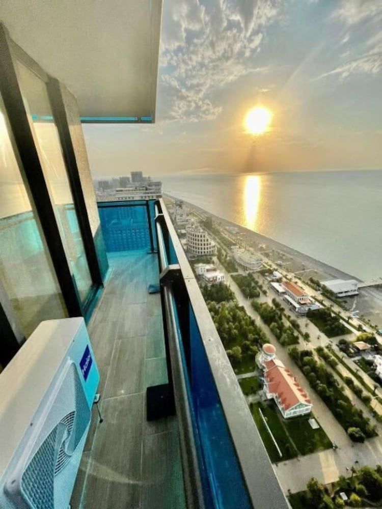 Batumi (5 dni) w Orbi Luxury Apartments z Warszawy