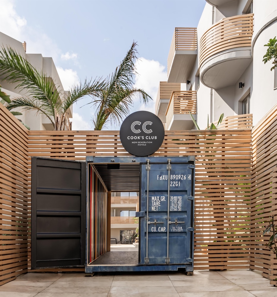 Cook's Club Hersonissos Crete — Hotel building in Hersonissos