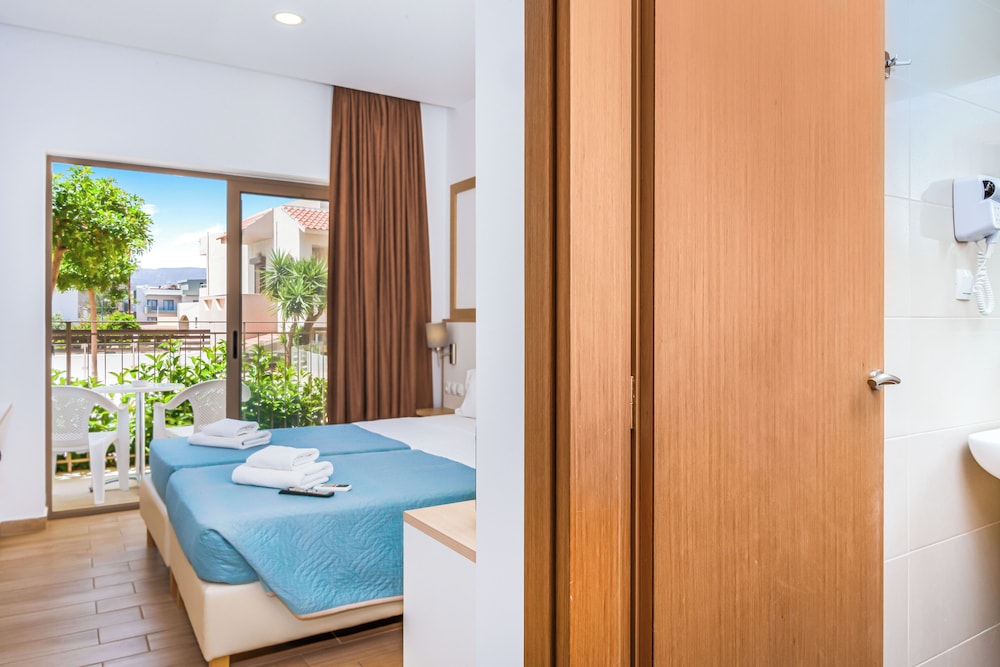 Creta Verano Hotel — Hotel rooms in Malia