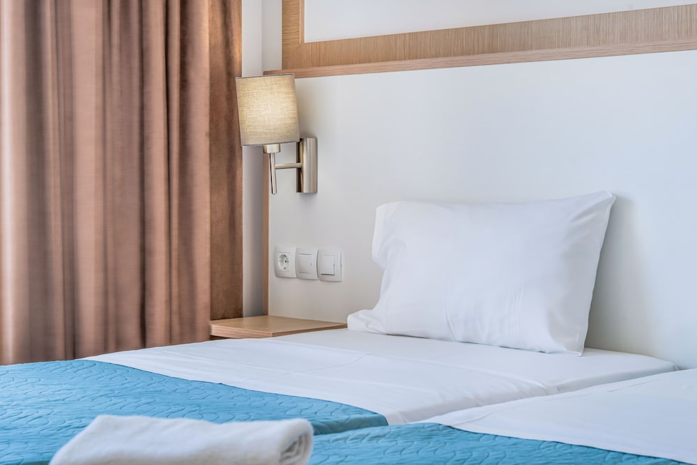 Creta Verano Hotel — Hotel rooms in Malia