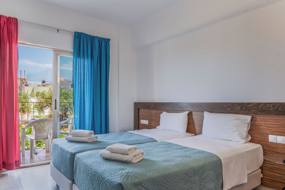 Creta Verano Hotel — Hotel rooms in Malia
