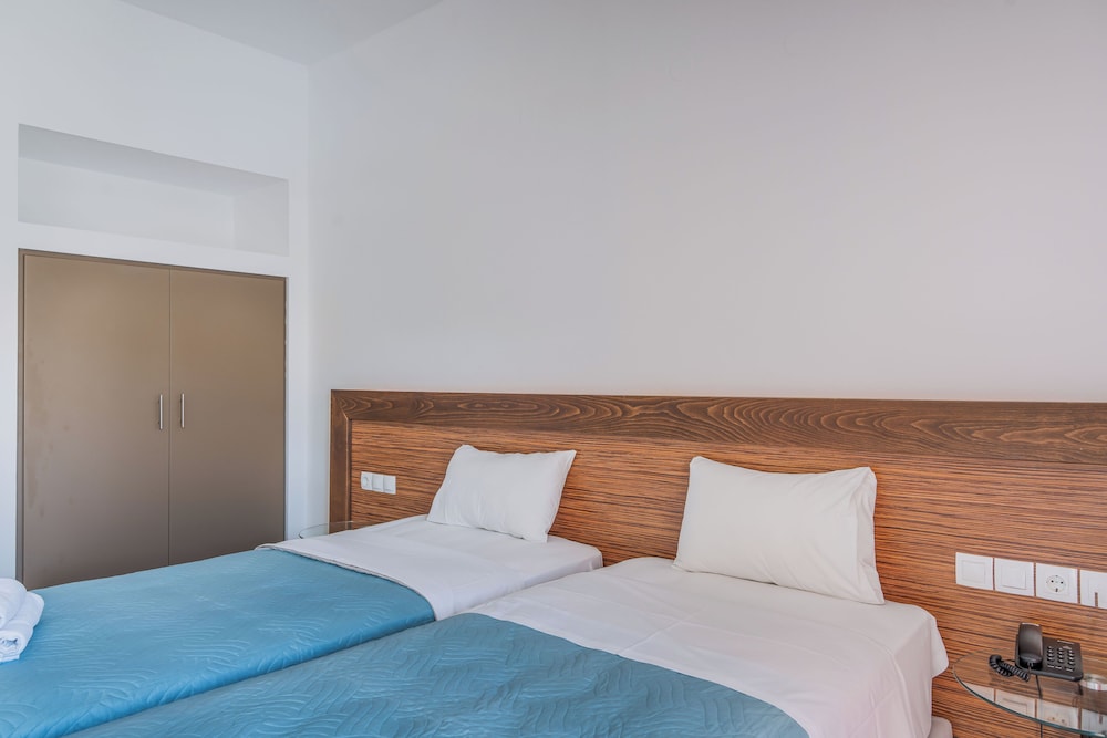 Creta Verano Hotel — Hotel rooms in Malia