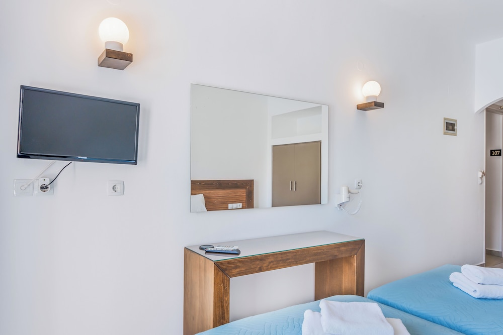 Creta Verano Hotel — Hotel rooms in Malia