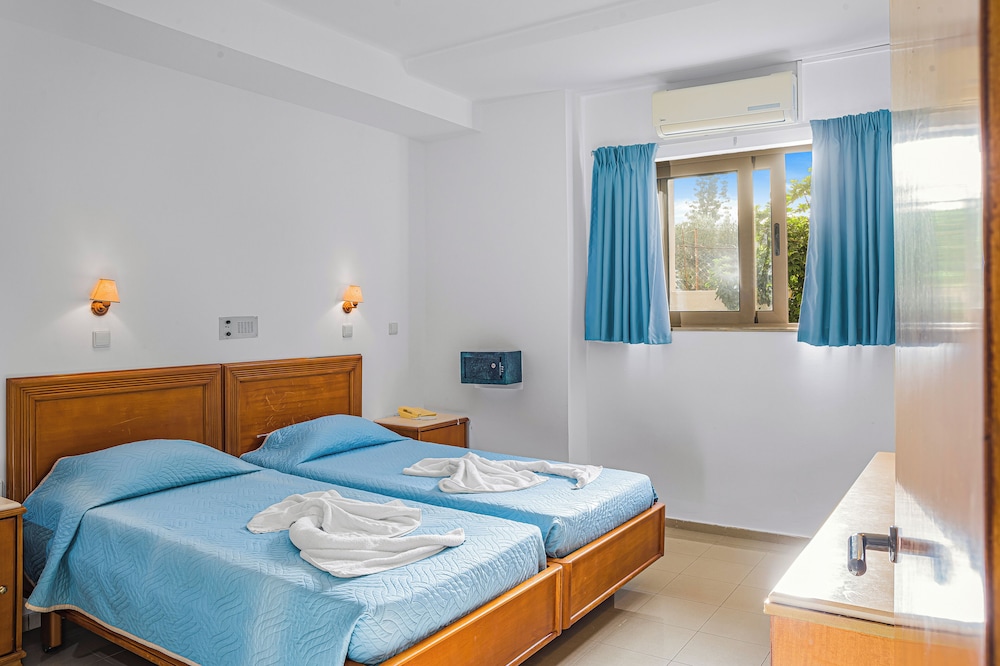 Creta Verano Hotel — Hotel rooms in Malia