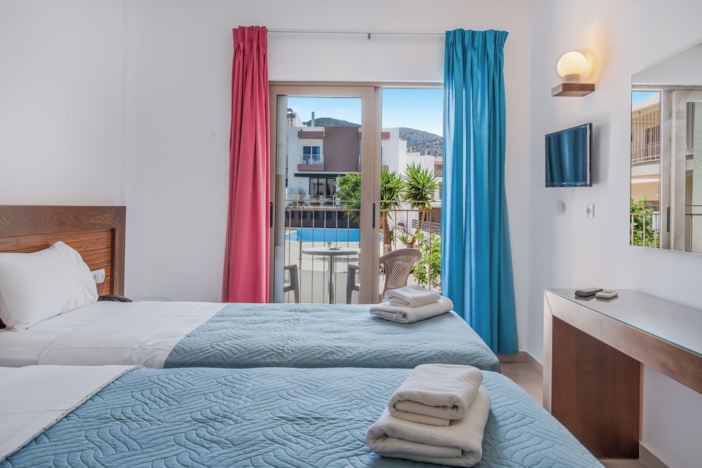 Creta Verano Hotel — Hotel rooms in Malia