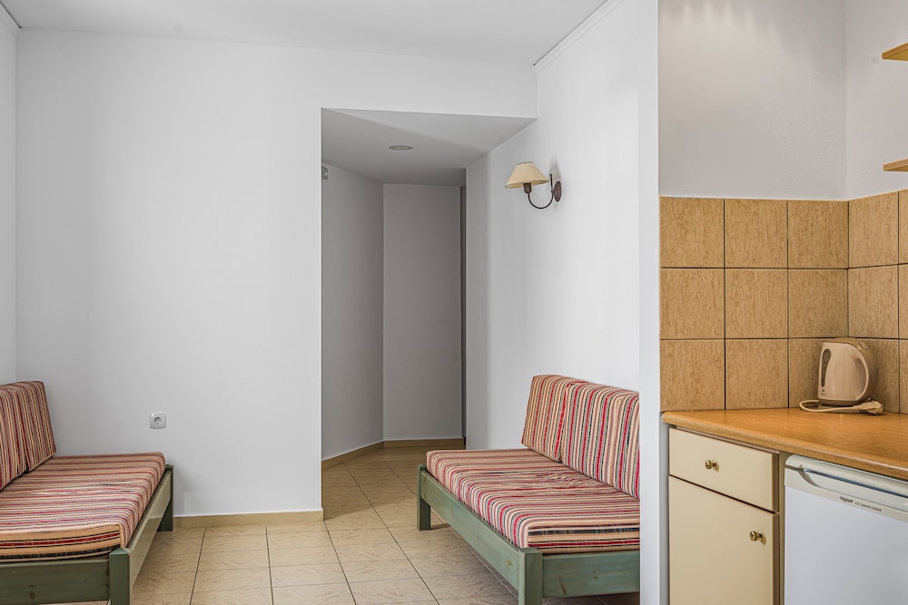 Creta Verano Hotel — Hotel rooms in Malia