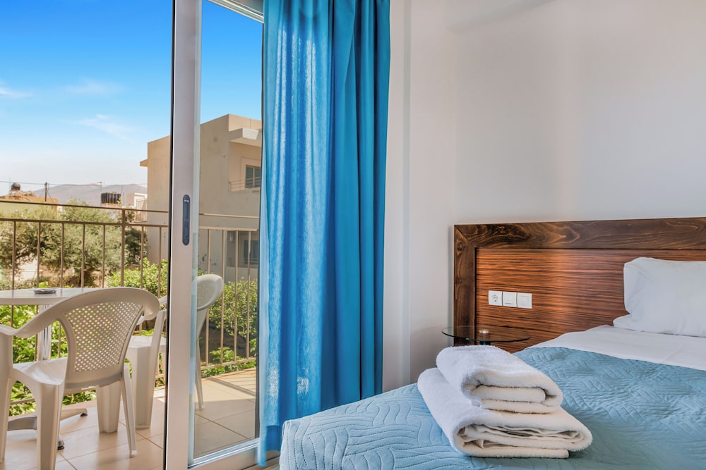 Creta Verano Hotel — Hotel rooms in Malia