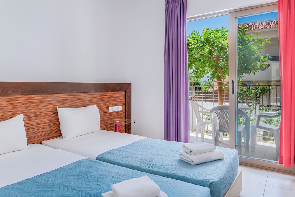 Creta Verano Hotel — Hotel rooms in Malia