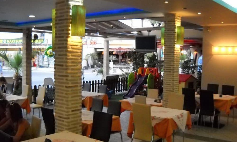La Caretta — Restaurant & bars in Alikanas, Ionian Islands