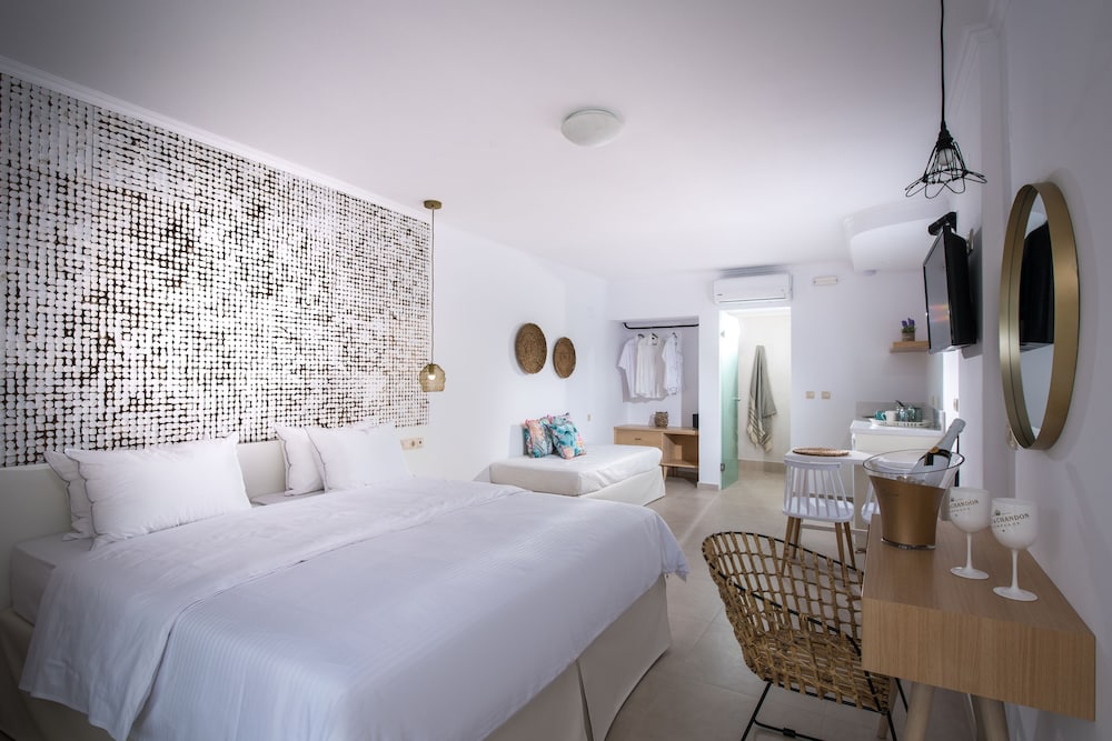 Sarpidon Apartments — Hotel rooms in Malia