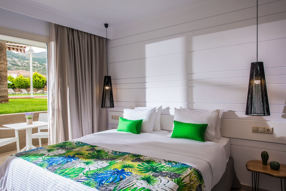 Sarpidon Apartments — Hotel rooms in Malia