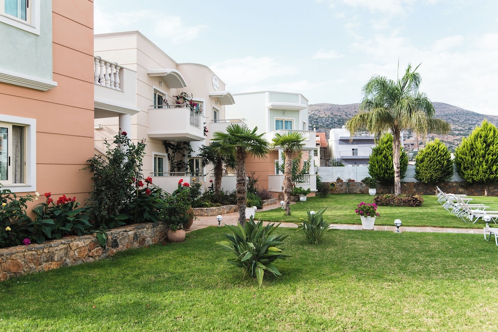 Sarpidon Apartments — Hotel building in Malia