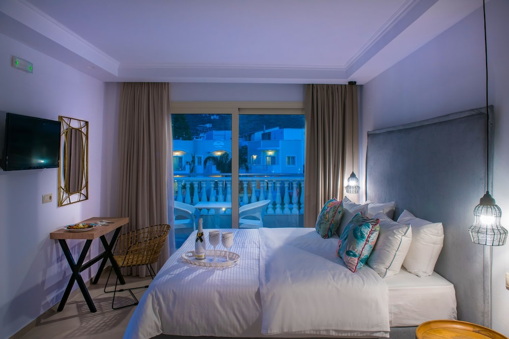 Sarpidon Apartments — Hotel rooms in Malia