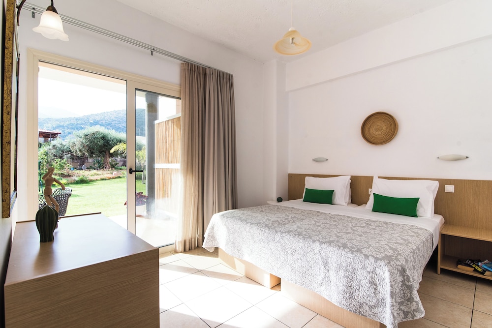 Sarpidon Apartments — Hotel rooms in Malia
