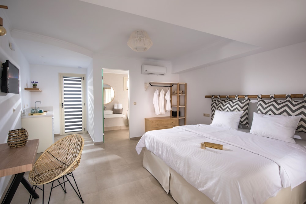 Sarpidon Apartments — Hotel rooms in Malia