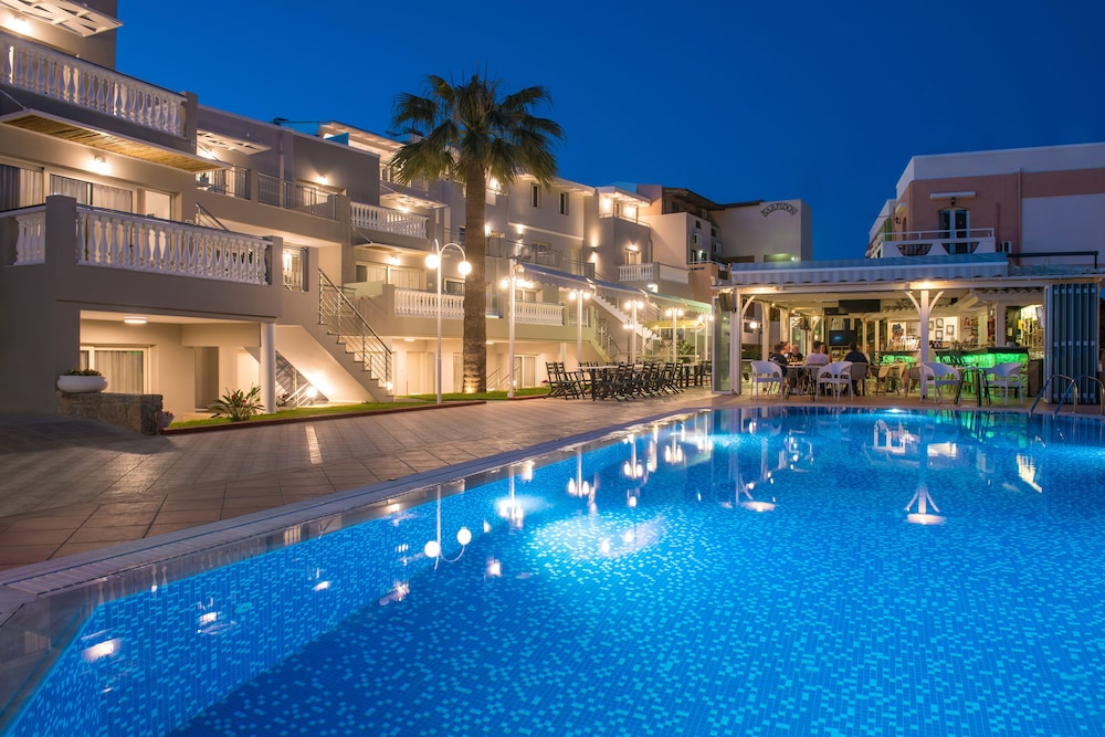 Sarpidon Apartments — Swimming pool in Malia