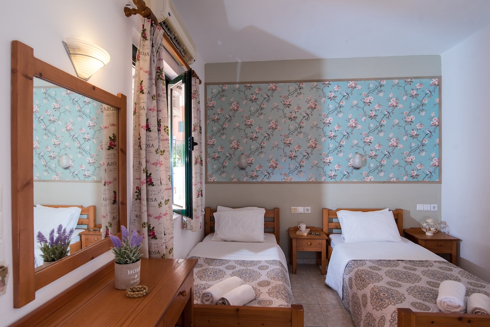 Sarpidon Apartments — Hotel rooms in Malia