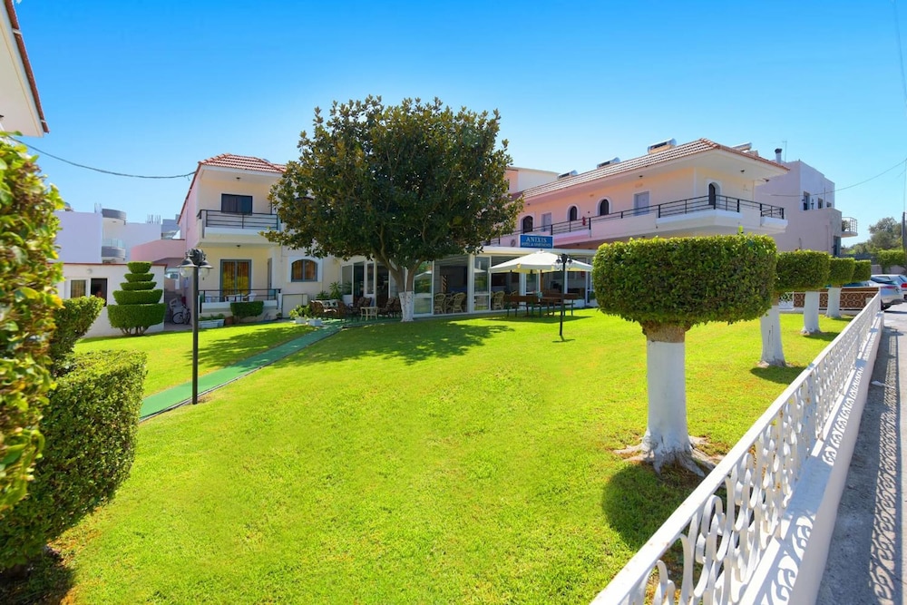 Anixis Hotel — Hotel building in Ialyssos, South Aegean