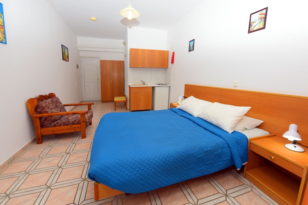 Anixis Hotel — Hotel rooms in Ialyssos, South Aegean