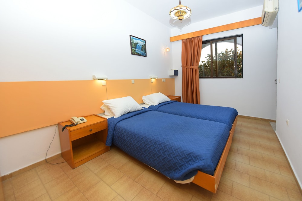 Anixis Hotel — Hotel rooms in Ialyssos, South Aegean