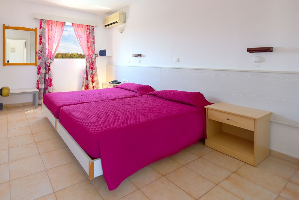 Anixis Hotel — Hotel rooms in Ialyssos, South Aegean