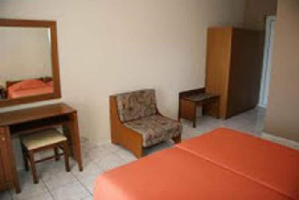 Daniel Hotel — Hotel rooms in Kalamaki (Zakynthos), Ionian Islands