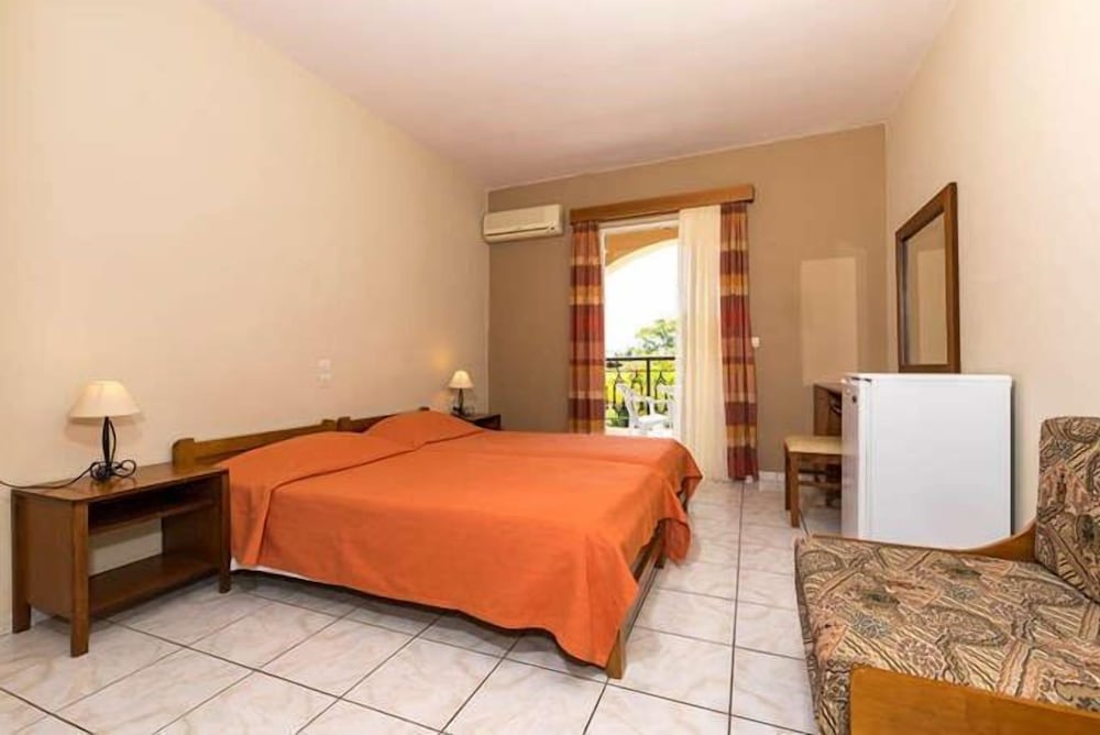 Daniel Hotel — Hotel rooms in Kalamaki (Zakynthos), Ionian Islands