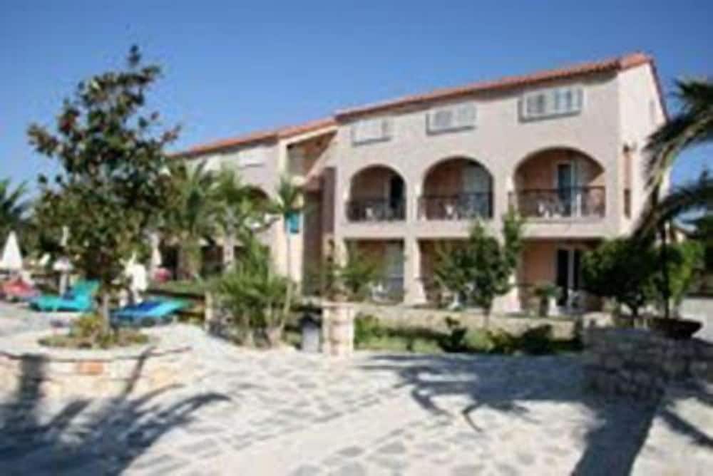 Daniel Hotel — Hotel building in Kalamaki (Zakynthos), Ionian Islands