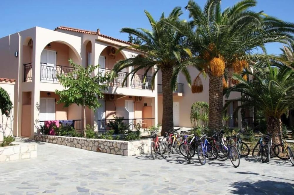 Daniel Hotel — Hotel building in Kalamaki (Zakynthos), Ionian Islands