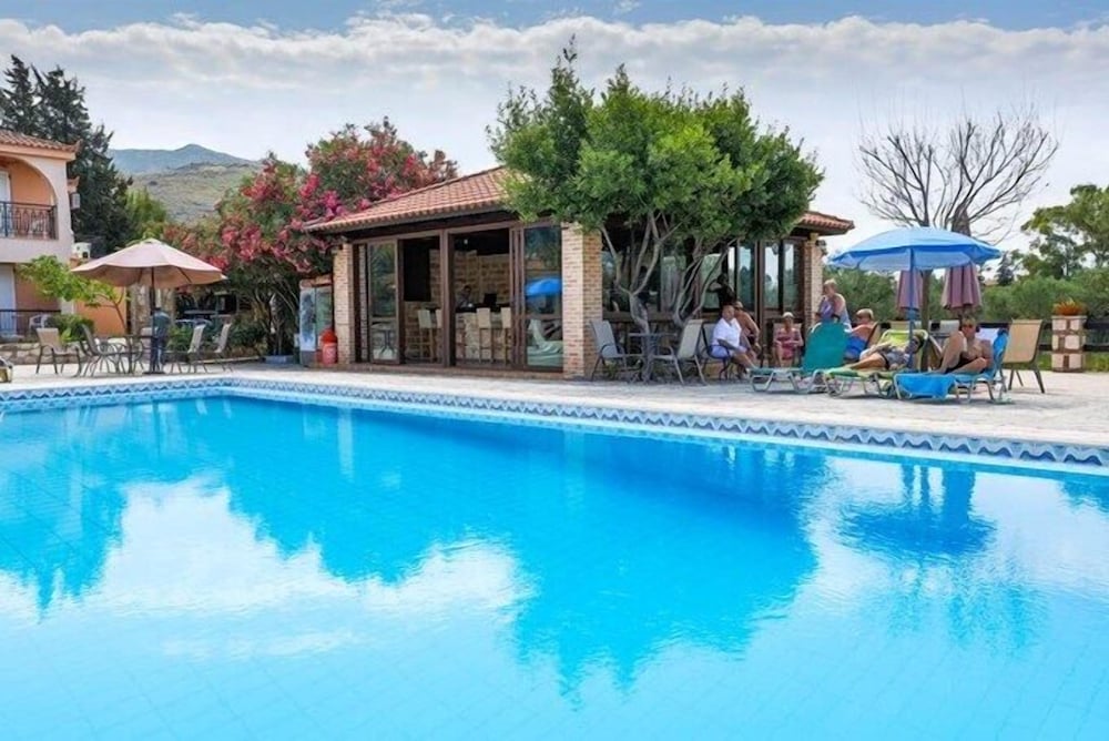 Daniel Hotel — Swimming pool in Kalamaki (Zakynthos), Ionian Islands
