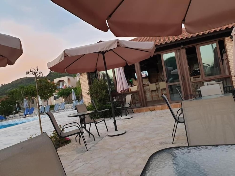 Daniel Hotel — Restaurant & bars in Kalamaki (Zakynthos), Ionian Islands