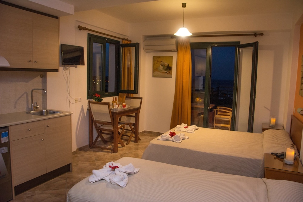 Ippoliti Village — Hotel rooms in Hersonissos