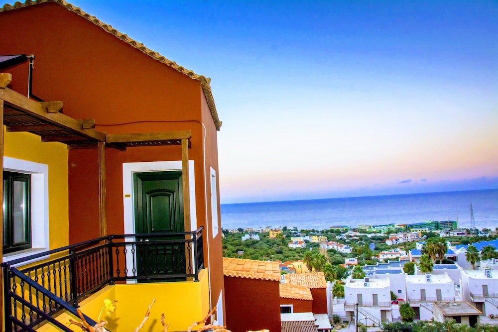 Ippoliti Village — Hotel building in Hersonissos