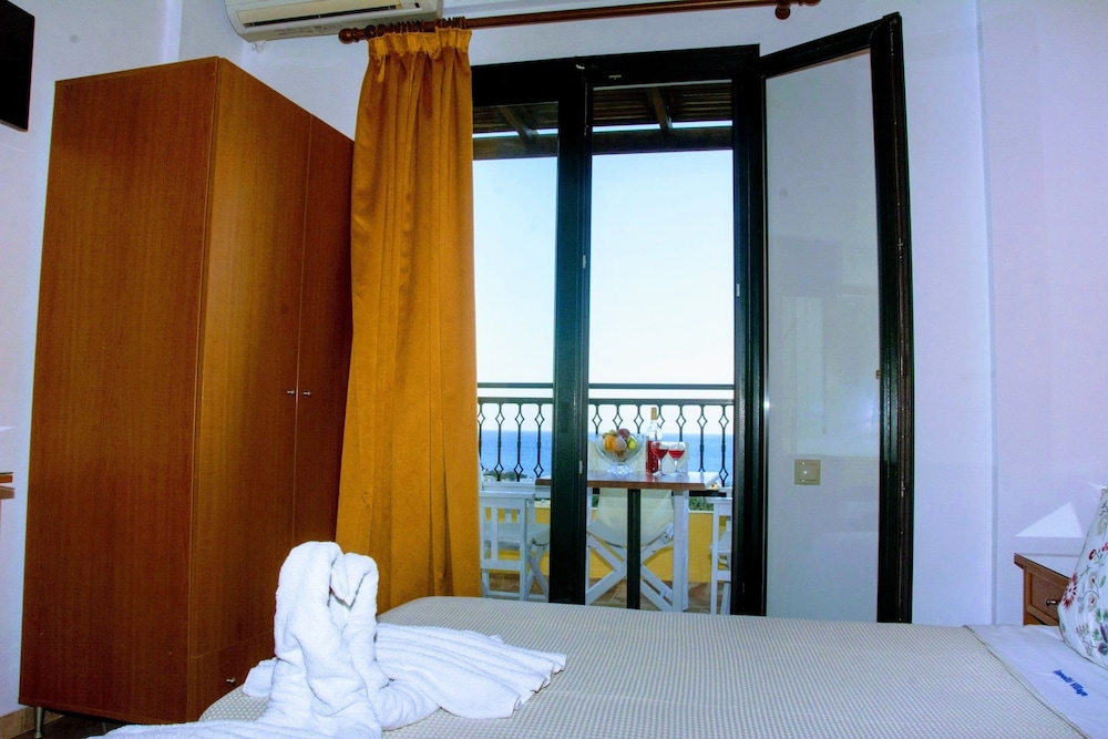 Ippoliti Village — Hotel rooms in Hersonissos