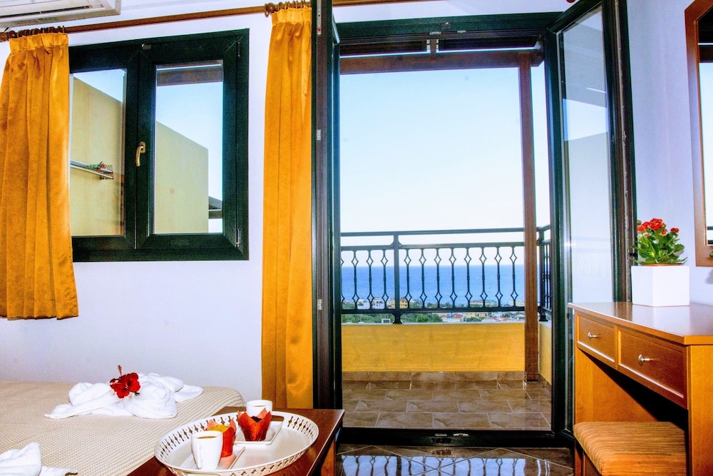 Ippoliti Village — Hotel rooms in Hersonissos
