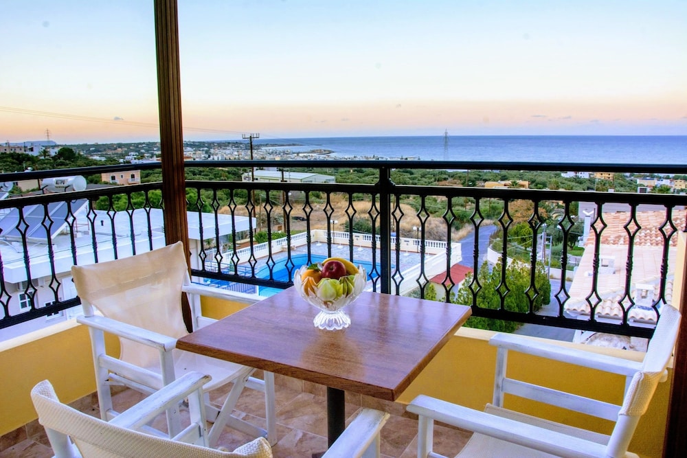 Ippoliti Village — Hotel rooms in Hersonissos