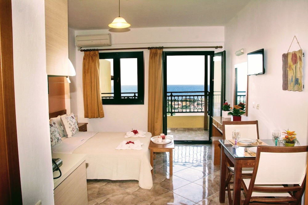 Ippoliti Village — Hotel rooms in Hersonissos