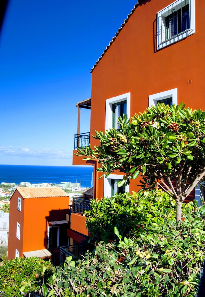 Ippoliti Village — Hotel building in Hersonissos