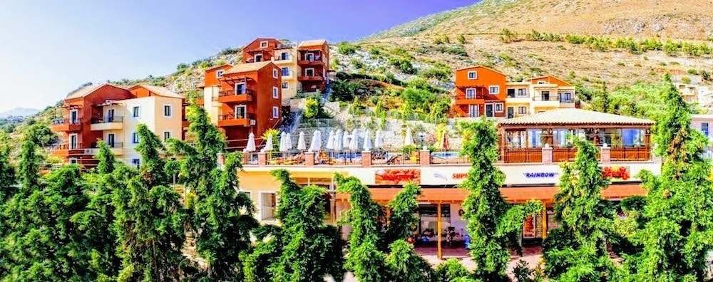 Ippoliti Village — Hotel building in Hersonissos