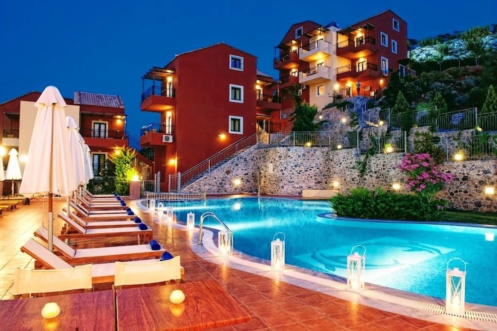Ippoliti Village — Swimming pool in Hersonissos
