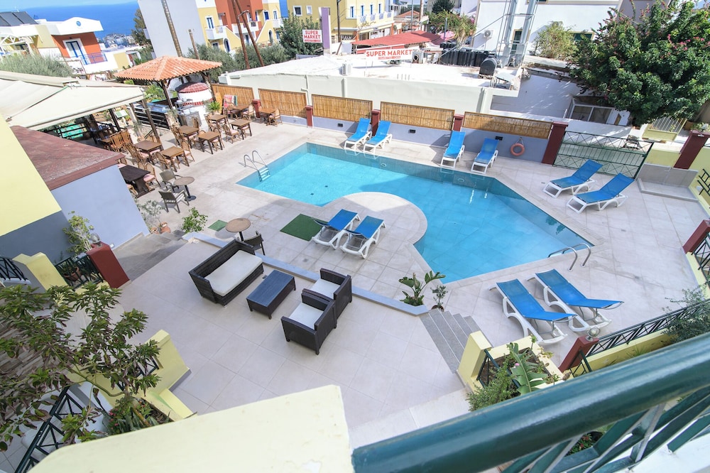 Ariadni Palace Apartments — Swimming pool in Hersonissos