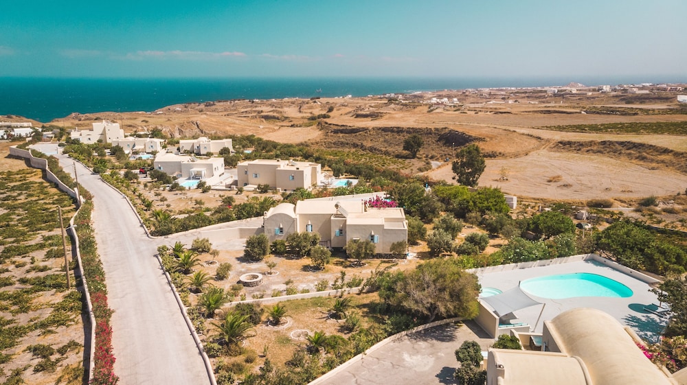 Sienna Eco Resort — Hotel building in Karterados, South Aegean