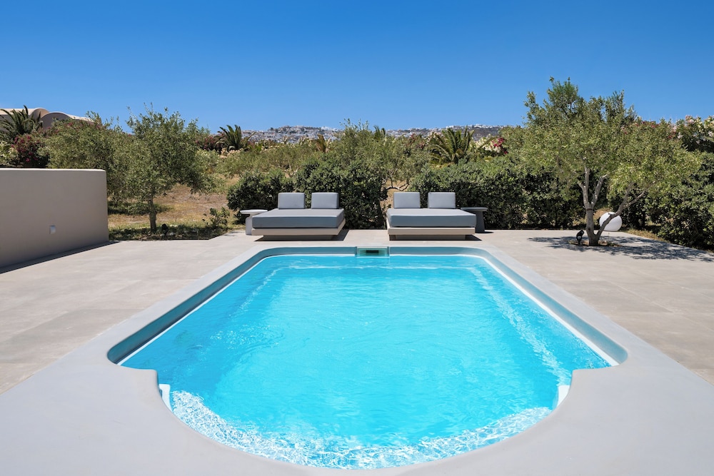 Sienna Eco Resort — Swimming pool in Karterados, South Aegean