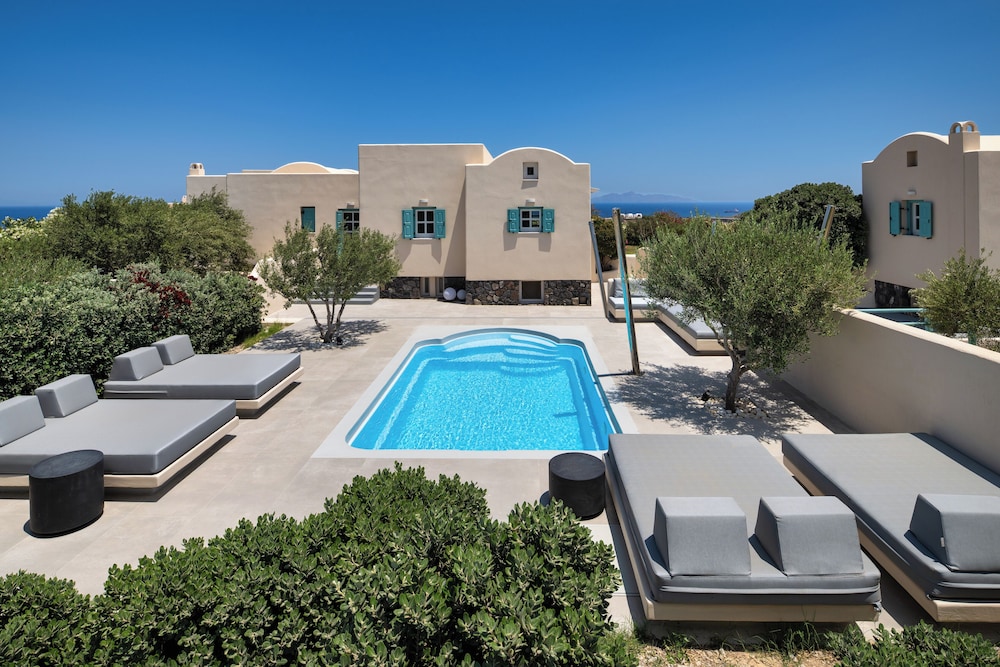 Sienna Eco Resort — Swimming pool in Karterados, South Aegean