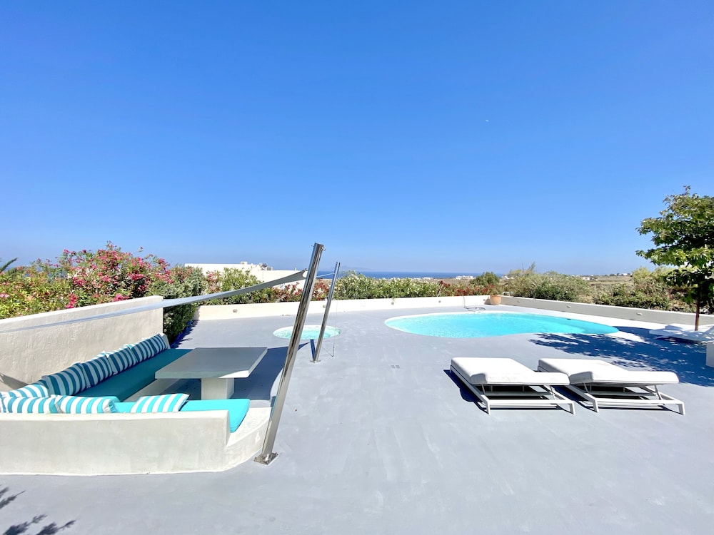 Sienna Eco Resort — Swimming pool in Karterados, South Aegean