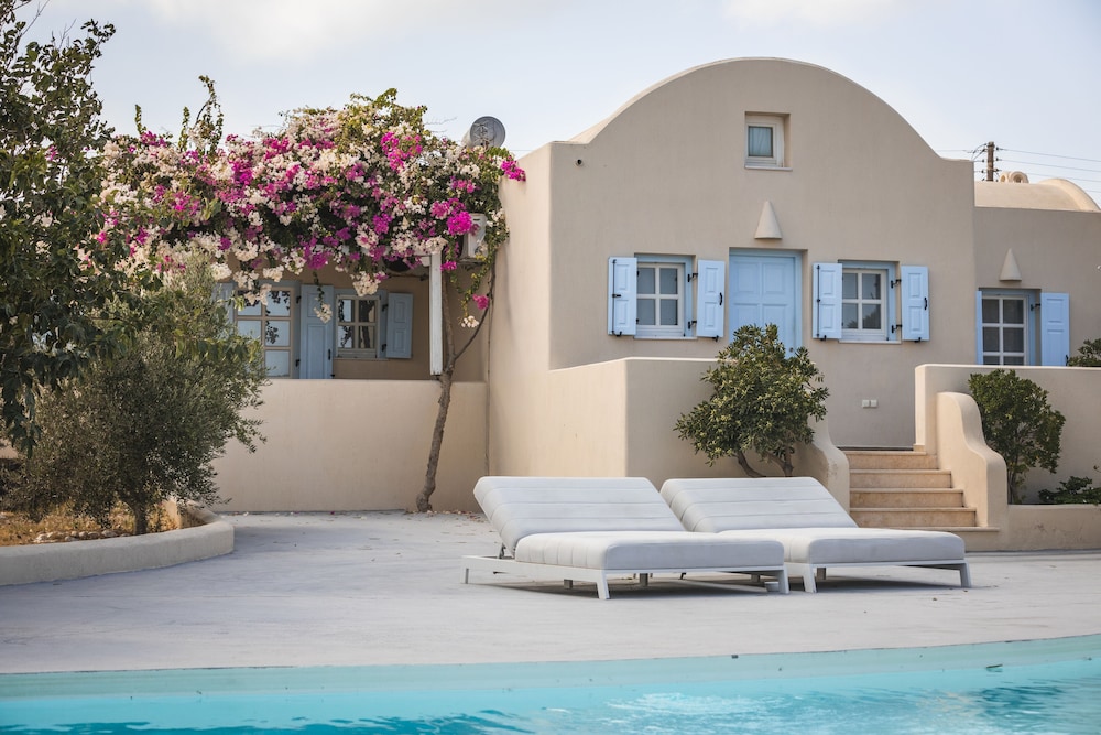 Sienna Eco Resort — Hotel building in Karterados, South Aegean