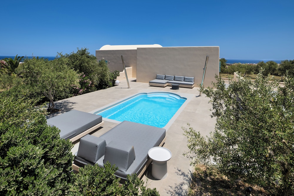 Sienna Eco Resort — Swimming pool in Karterados, South Aegean
