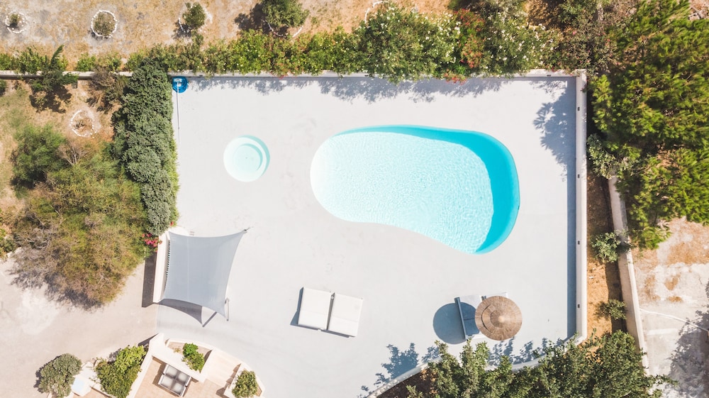 Sienna Eco Resort — Swimming pool in Karterados, South Aegean